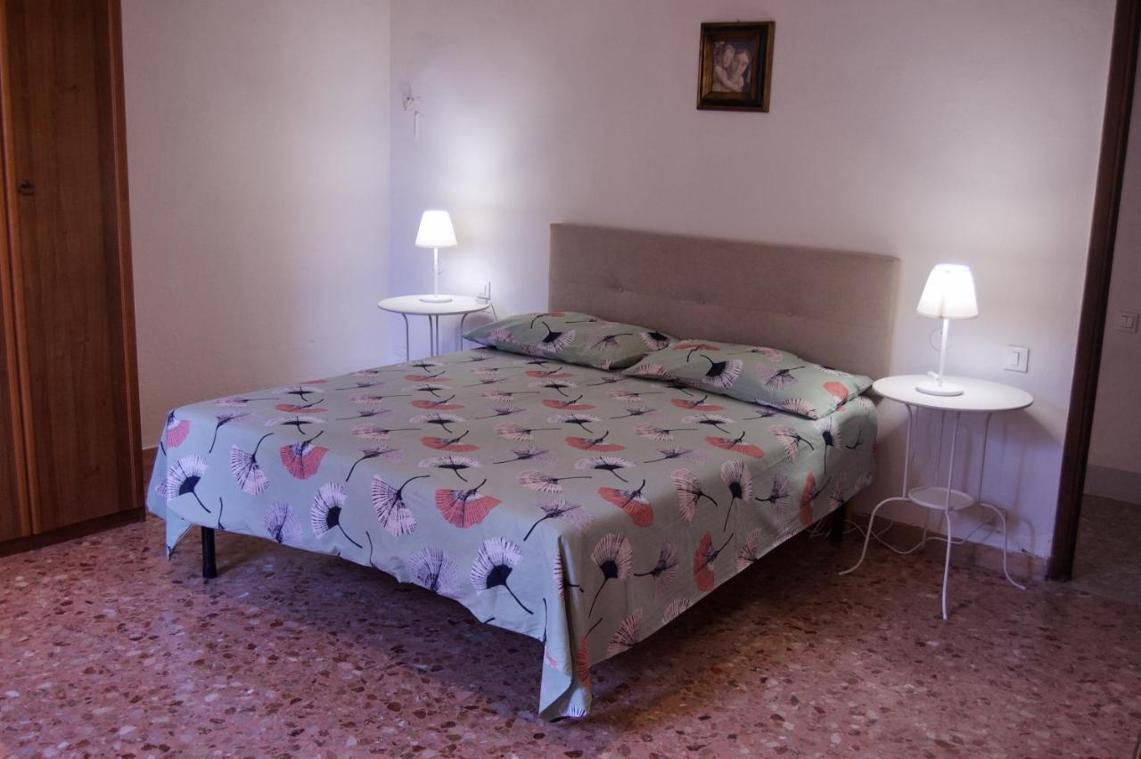 Casa Di Canfreo Lari Buitenkant foto