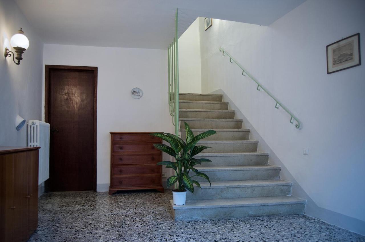 Casa Di Canfreo Lari Buitenkant foto