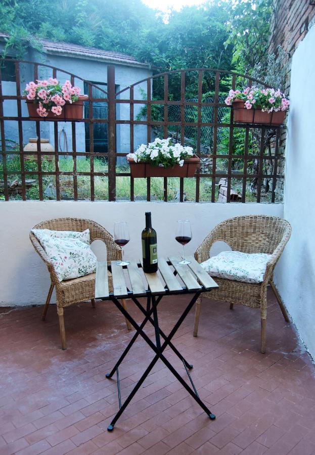 Casa Di Canfreo Lari Buitenkant foto